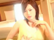 日本美女手指張開陰道自慰高潮