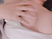 少女自拍下體饅頭逼與粉嫩美巨乳給你看